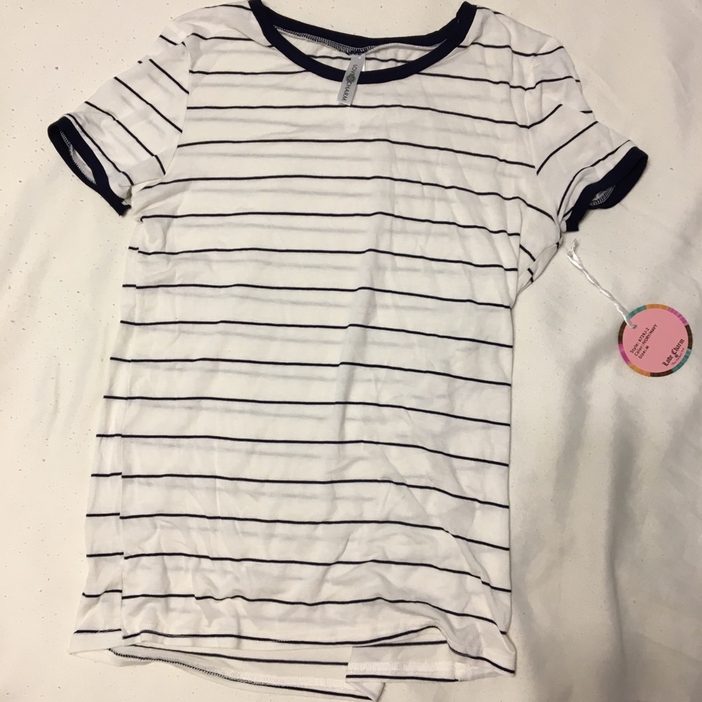 🐳 CUTE BLUE/WHITE STRIPED TOP 🐳